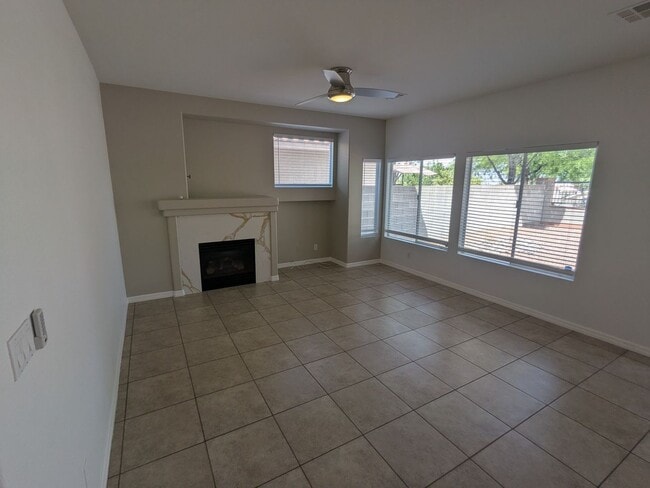 Building Photo - 1016 Royal Plum Ln
