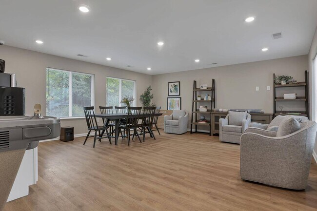 Building Photo - Plumly Townhomes