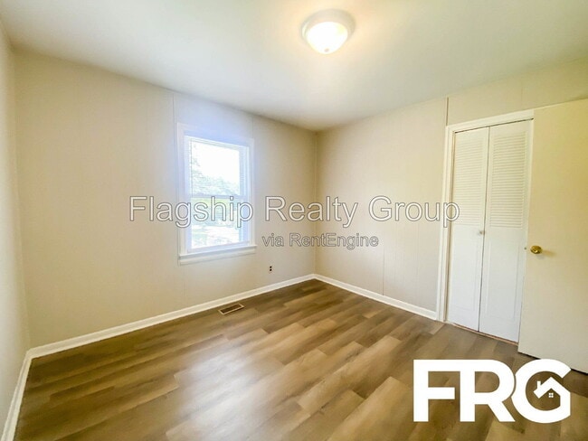 Building Photo - 231 Bunche Dr