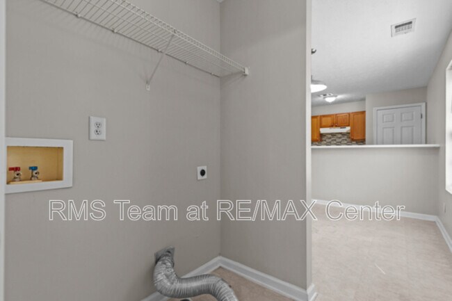 Building Photo - 2284 Oakland Spring Dr