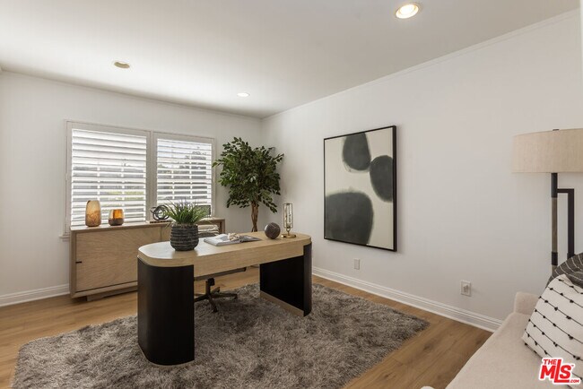 Building Photo - 3544 Gardenia Ave