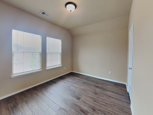 Building Photo - 629 Saddleway Dr