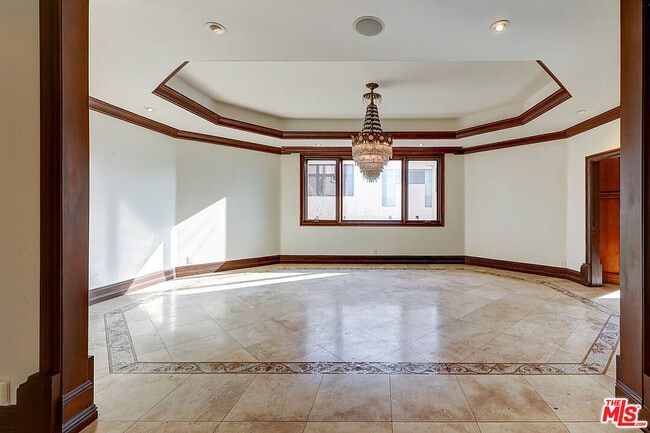 Building Photo - 209 S Anita Ave