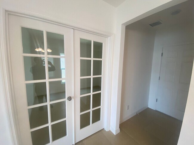 Building Photo - Limited-Time Offer: $500 OFF your second m...