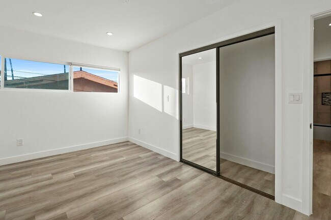Building Photo - 2561 W Ave 30