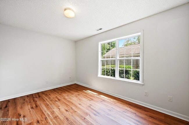 Building Photo - 118 Avondale Ave