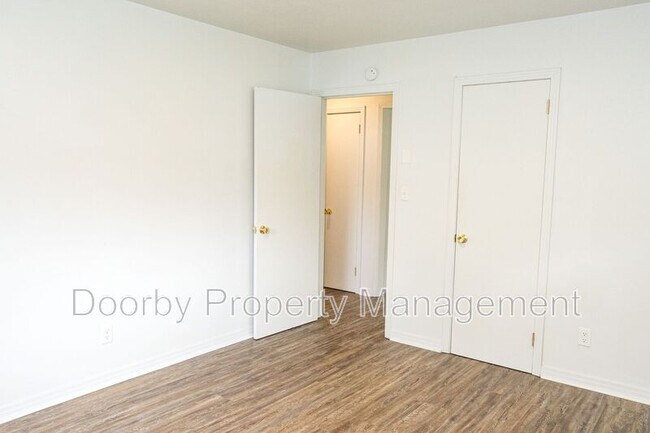 Building Photo - 2027 Lee St