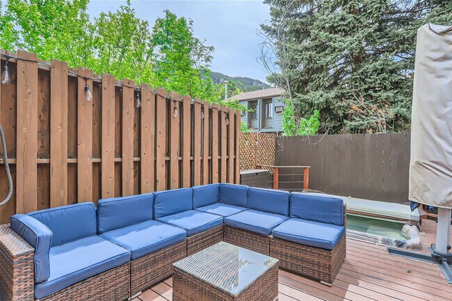 Building Photo - Cozy 2 BDR Home in Boulder with Hot Tub