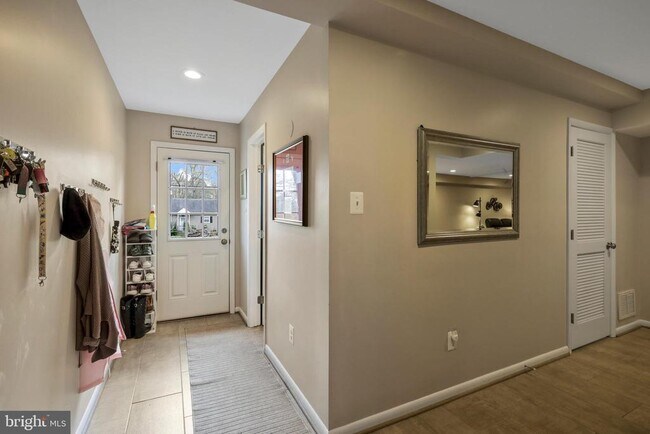 Building Photo - 3113 Woodland Ln