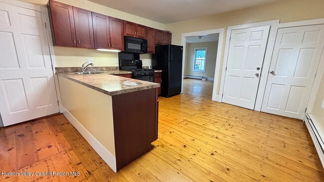 Building Photo - 30 8th St