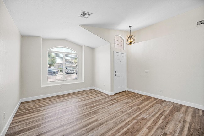 Building Photo - 17012 S 27th Pl