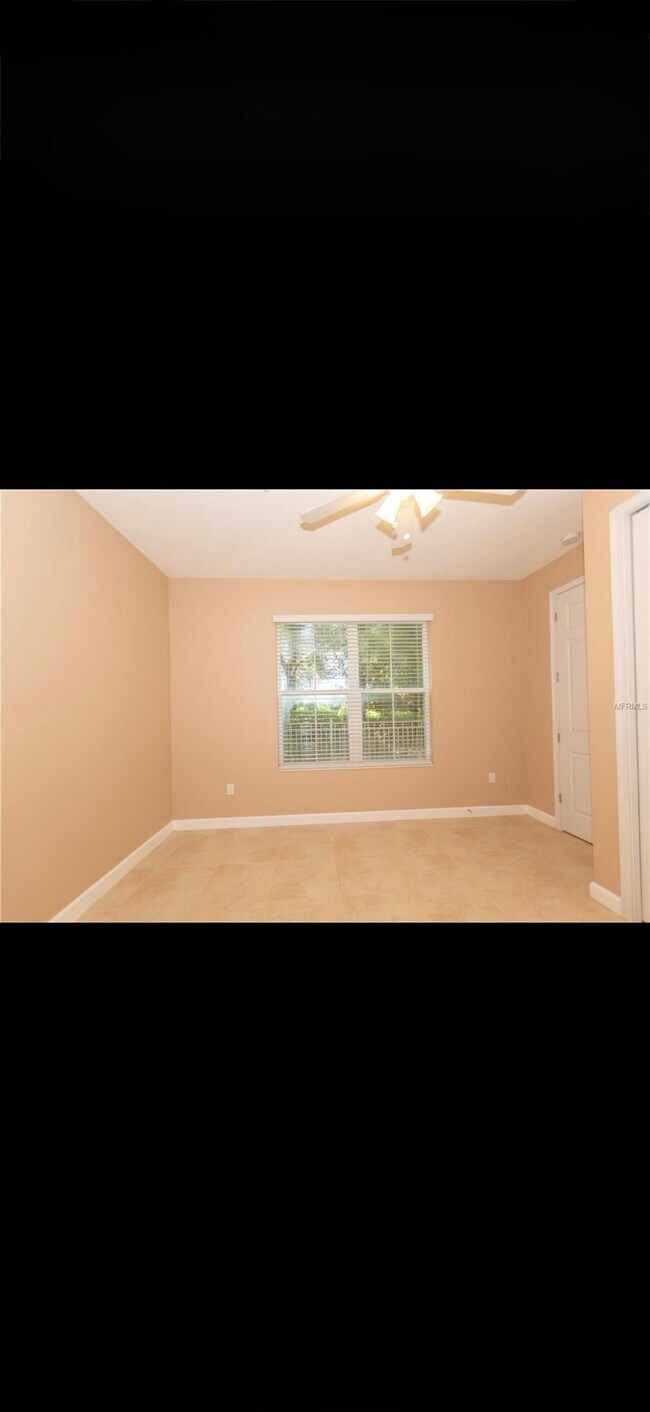 Building Photo - 649 Hangnest Ln
