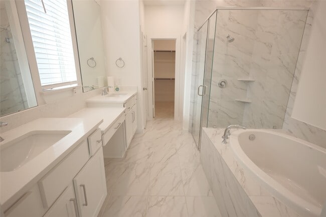 Building Photo - 27003 Golden Isle Ln