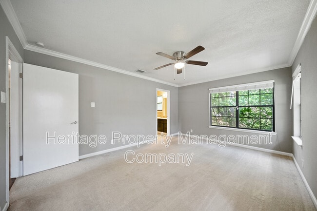 Building Photo - 16722 Lilly Crest Dr