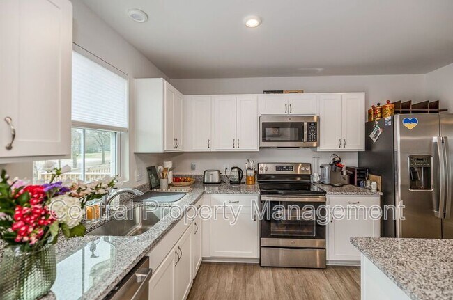 Building Photo - 225 Coldwater Creek Ct