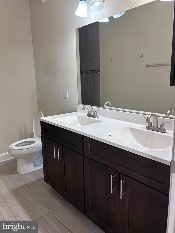 Building Photo - 1400-14 S Darien St