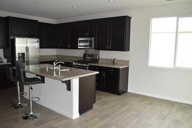 Building Photo - 2019 Grinnell Ct