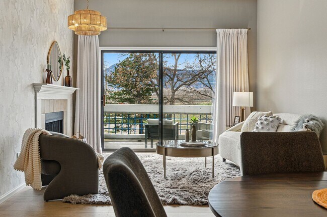 Building Photo - Sunny 2-Bed, 2-Bath Condo in Boulder’s Kin...