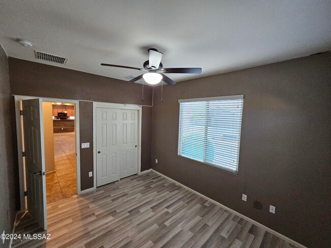 Building Photo - 6652 W Fishermans Dr