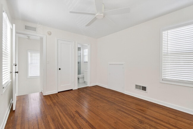 Building Photo - 236 Greymon Dr