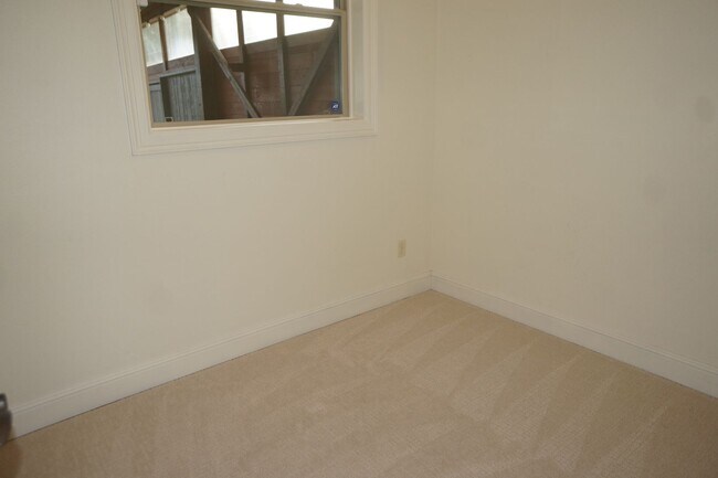 Building Photo - Exquisite NW Portland 4 bedroom with panoramic views