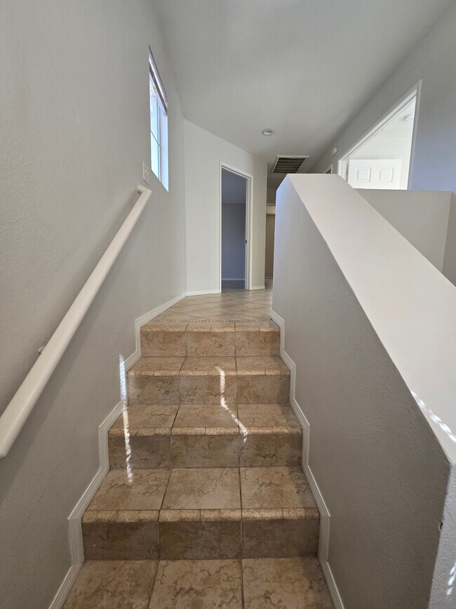Building Photo - 40429 Maravilla Dr