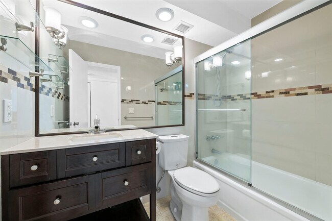 Building Photo - 2801 NE 183rd St