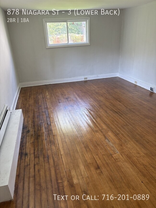 Building Photo - 878 Niagara St