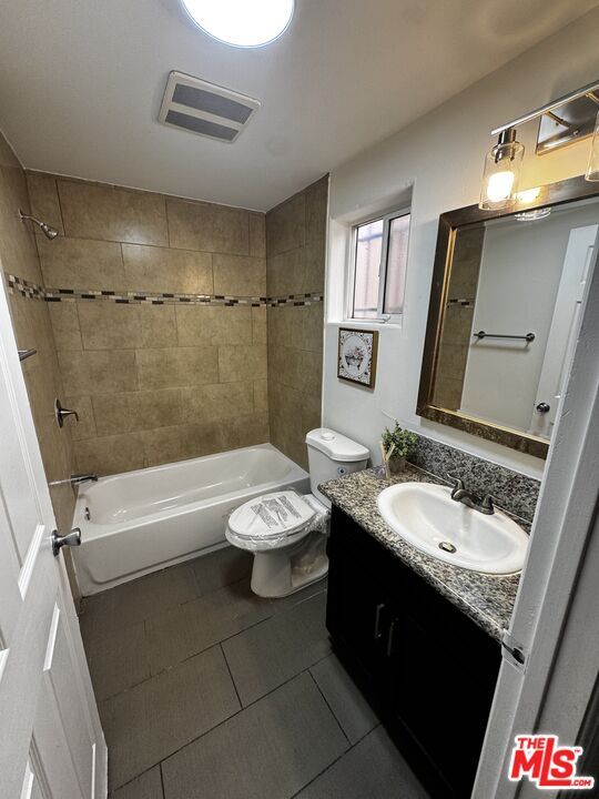 Building Photo - 10952 1/2 Wilmington Ave