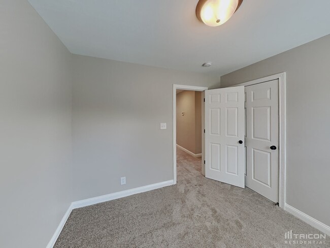 Building Photo - 129 Bonnell Dr