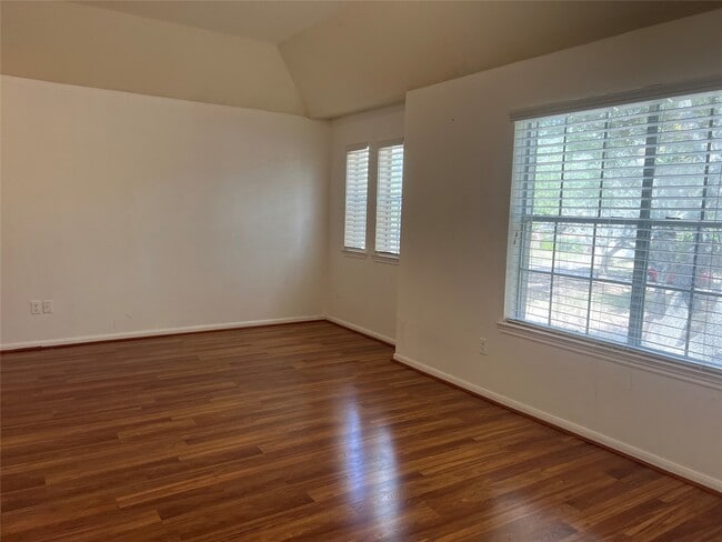 Building Photo - 14423 Parkesgate Dr