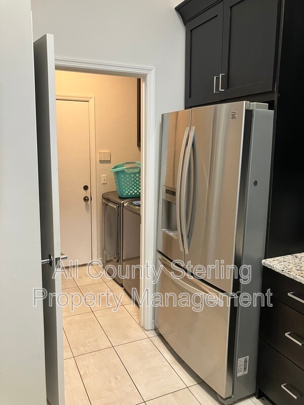 Building Photo - 4700 SW Archer Rd