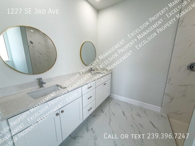 Building Photo - 1227 SE 3rd Ave