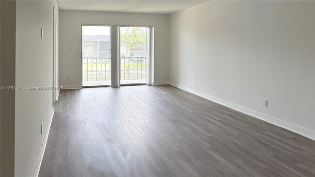 Building Photo - 8040 N Colony Cir