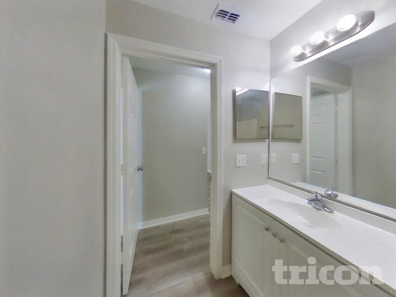 Building Photo - 4138 Clearbrook Cove Rd