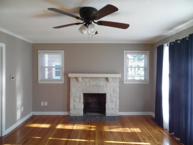 Building Photo - 801 Marcellus Dr