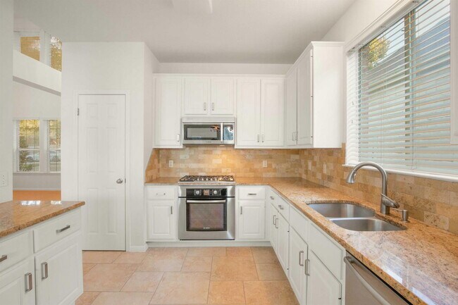 Building Photo - 2514 Crenshaw Dr