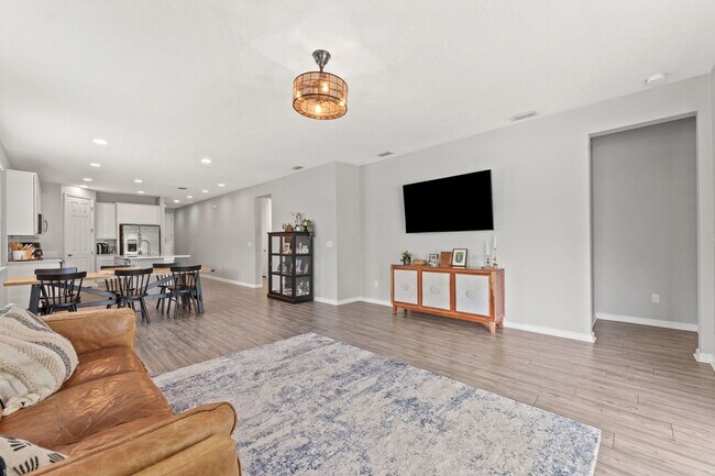 Building Photo - Serenity in Green Cove Springs!