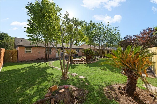 Building Photo - 8343 Carriage Creek Dr