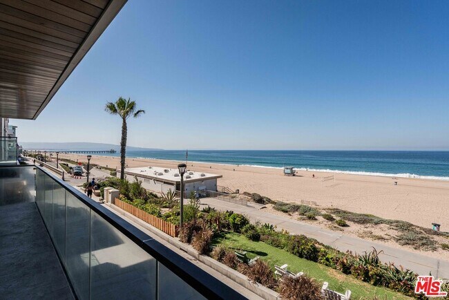 Building Photo - 2308 The Strand