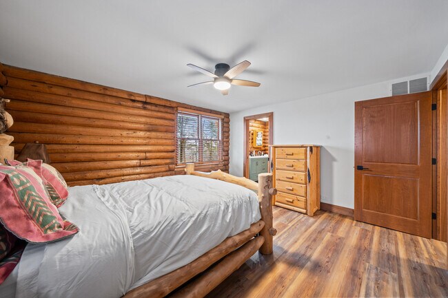 Building Photo - N1508 Wildwood Rd