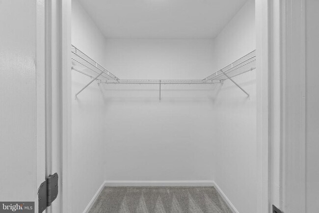 Building Photo - 13 Silverwood Cir