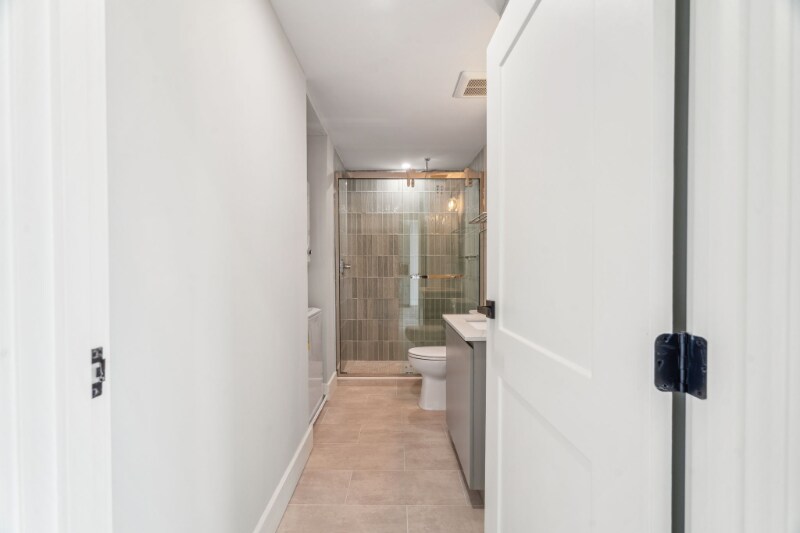 Building Photo - 3748 Lancaster Ave