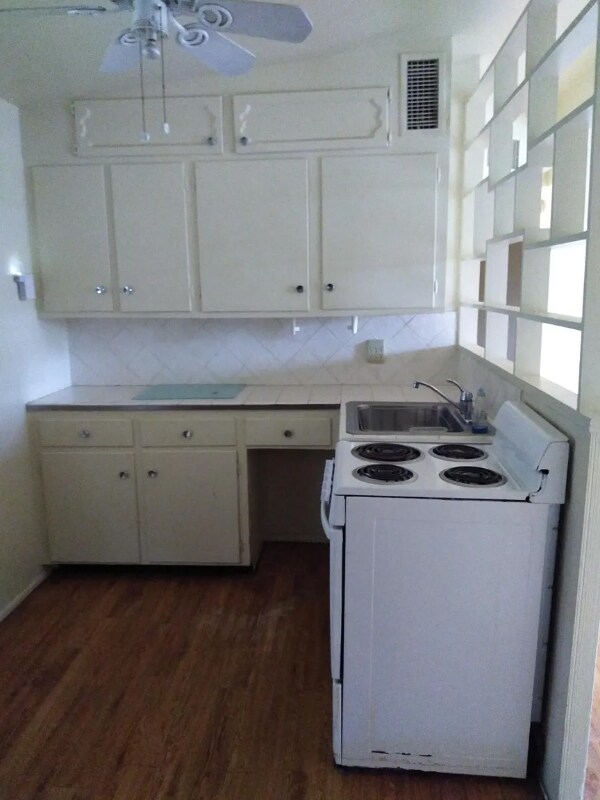 Building Photo - 10535 118th Ave N