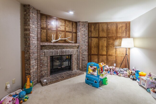 Building Photo - 3 Bedroom 2.5 Bath in Parkwood, Fort Collins