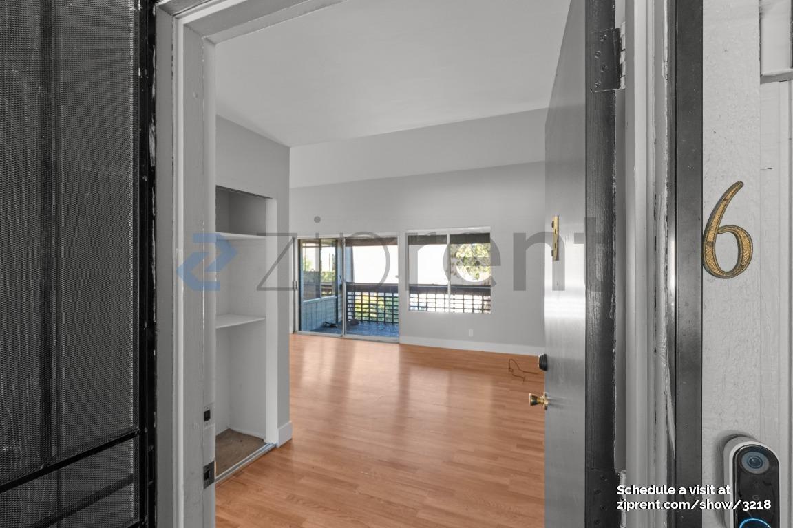 Building Photo - 355 Parkview Terrace