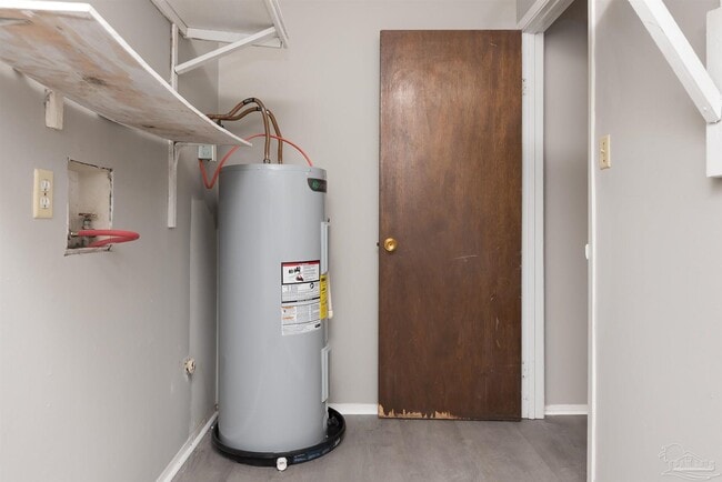 Building Photo - 5405 E Shore Dr