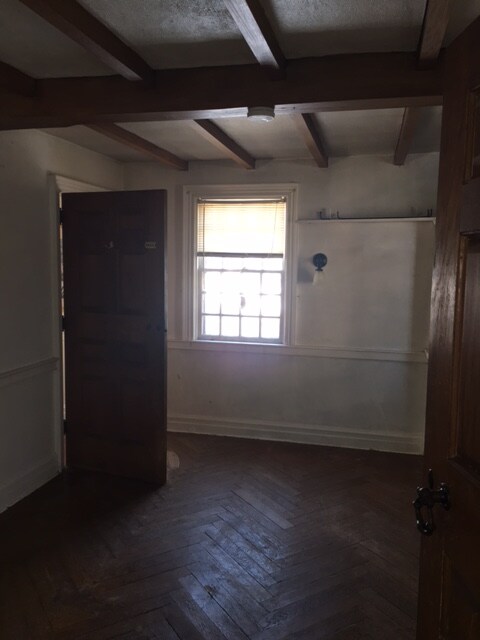 Building Photo - 1308 Presque Isle Ave