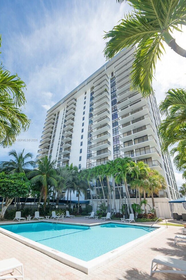 Building Photo - 3031 N Ocean Blvd