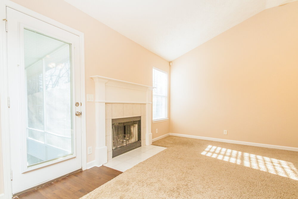 Building Photo - 1318 Eastwoods Dr